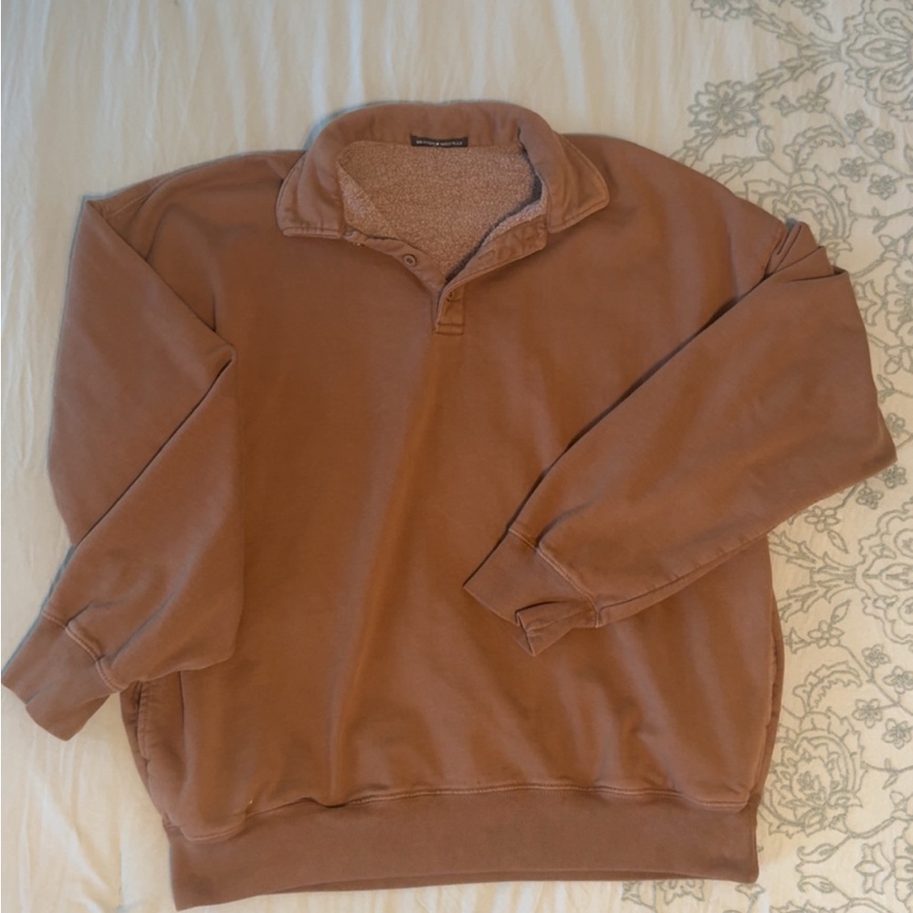 BROWN BRANDY MELVILLE COLLARED
CREWNECK